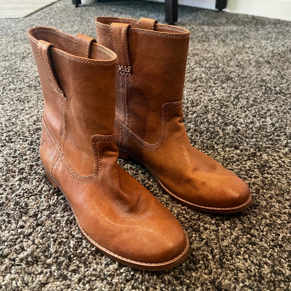 Beautiful Frye boots women’s 8.5
